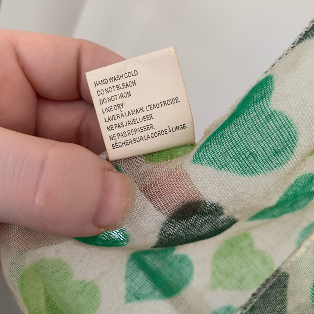 Green Heart Pattern Scarf - Picture 3 of 3